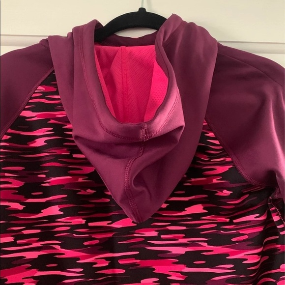 Nike Thermafit Sweatshirt/Hoodie size small pink camo - Picture 5 of 8
